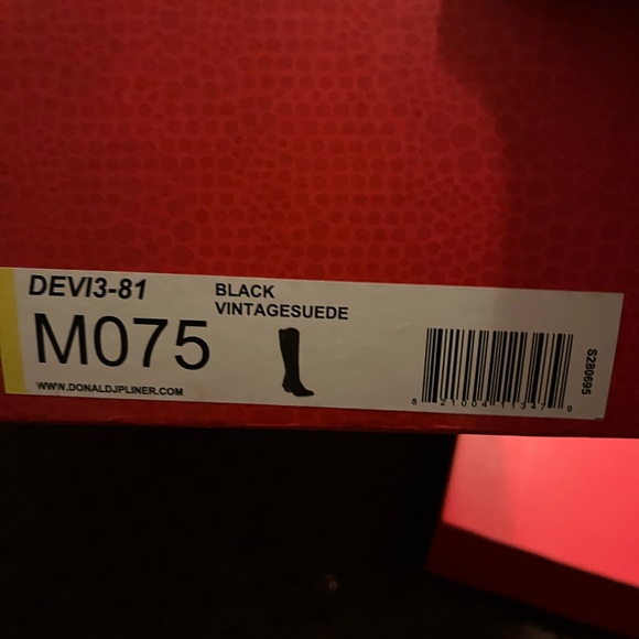 Donald J Pliner Black suede boots. Size 7.5 - Picture 5 of 6